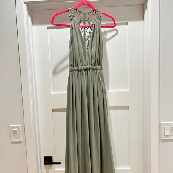 Sage green maxi/boho dress with crocheted back - Picture 2 of 9